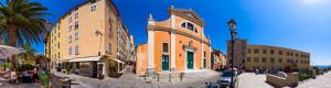 Catedral de Ajaccio en Córcega en la realidad virtual